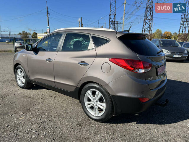 Коричневый Хендай их35, объемом двигателя 2 л и пробегом 184 тыс. км за 16450 $, фото 66 на Automoto.ua