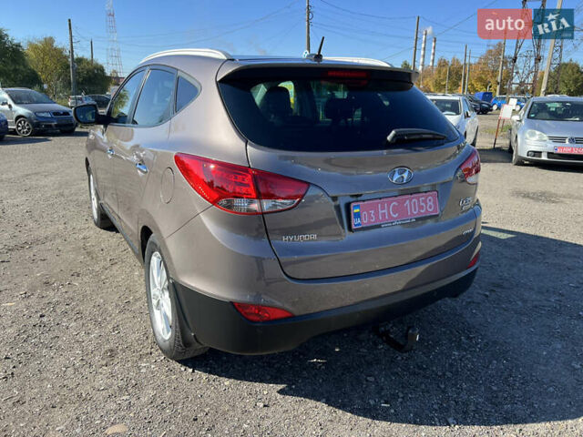 Коричневый Хендай их35, объемом двигателя 2 л и пробегом 184 тыс. км за 16450 $, фото 67 на Automoto.ua