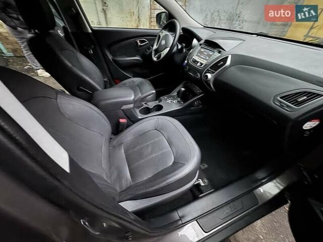 Коричневий Хендай іх35, об'ємом двигуна 2 л та пробігом 226 тис. км за 11500 $, фото 7 на Automoto.ua