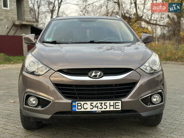 Коричневый Хендай их35, объемом двигателя 1.7 л и пробегом 217 тыс. км за 12499 $, фото 19 на Automoto.ua