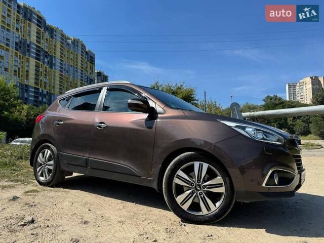 Коричневий Хендай іх35, об'ємом двигуна 2 л та пробігом 175 тис. км за 14970 $, фото 2 на Automoto.ua