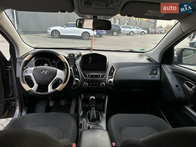 Коричневый Хендай их35, объемом двигателя 1.7 л и пробегом 217 тыс. км за 12499 $, фото 35 на Automoto.ua