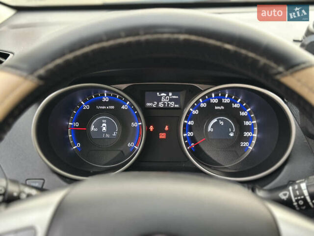 Коричневый Хендай их35, объемом двигателя 1.7 л и пробегом 217 тыс. км за 12499 $, фото 26 на Automoto.ua