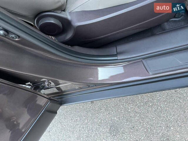 Коричневий Хендай іх35, об'ємом двигуна 2 л та пробігом 176 тис. км за 14500 $, фото 41 на Automoto.ua