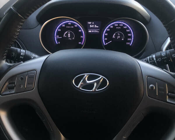 Коричневий Хендай іх35, об'ємом двигуна 2 л та пробігом 191 тис. км за 12500 $, фото 9 на Automoto.ua