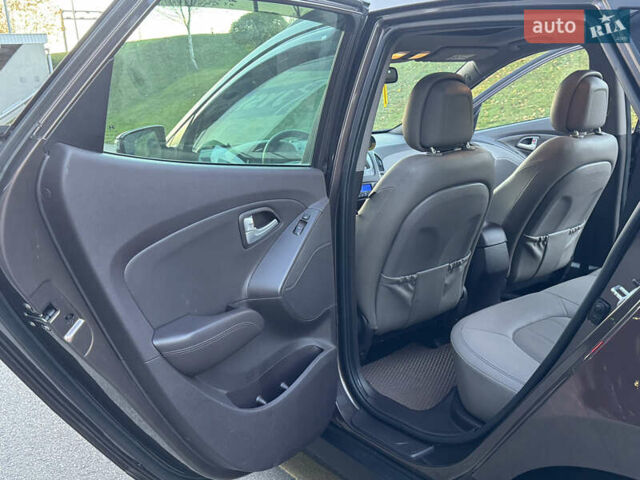 Коричневий Хендай іх35, об'ємом двигуна 2 л та пробігом 176 тис. км за 14500 $, фото 59 на Automoto.ua