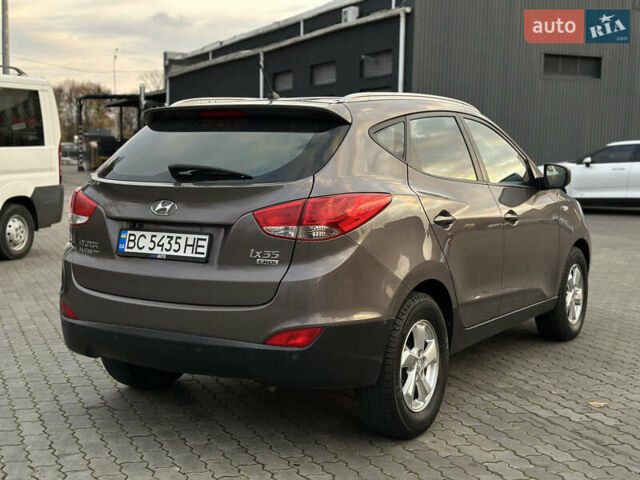 Коричневый Хендай их35, объемом двигателя 1.7 л и пробегом 217 тыс. км за 12499 $, фото 10 на Automoto.ua