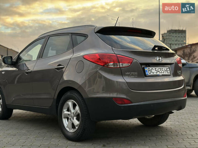 Коричневый Хендай их35, объемом двигателя 1.7 л и пробегом 217 тыс. км за 12499 $, фото 11 на Automoto.ua