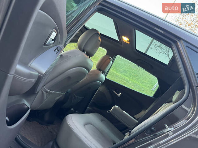 Коричневий Хендай іх35, об'ємом двигуна 2 л та пробігом 176 тис. км за 14500 $, фото 30 на Automoto.ua