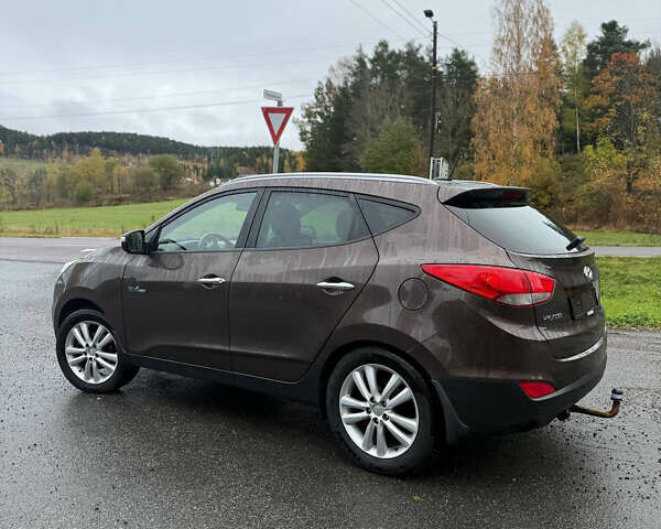 Коричневый Хендай их35, объемом двигателя 0 л и пробегом 193 тыс. км за 6910 $, фото 1 на Automoto.ua