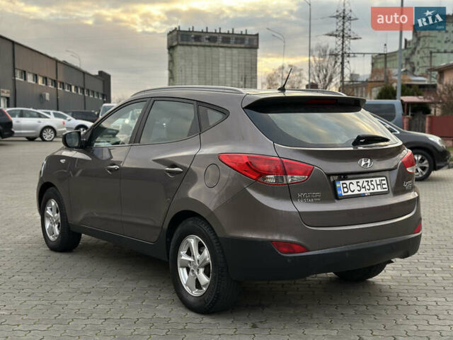 Коричневый Хендай их35, объемом двигателя 1.7 л и пробегом 217 тыс. км за 12499 $, фото 24 на Automoto.ua