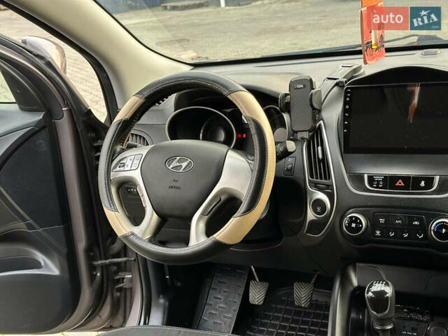 Коричневый Хендай их35, объемом двигателя 1.7 л и пробегом 217 тыс. км за 12499 $, фото 37 на Automoto.ua