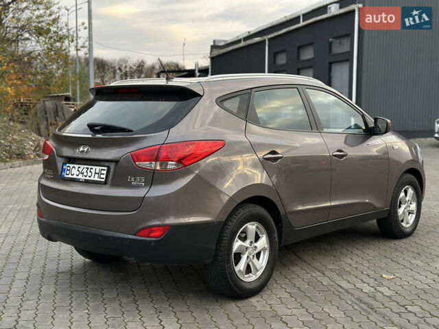 Коричневый Хендай их35, объемом двигателя 1.7 л и пробегом 217 тыс. км за 12499 $, фото 7 на Automoto.ua