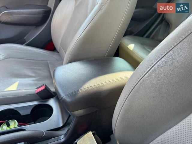 Коричневий Хендай іх35, об'ємом двигуна 2 л та пробігом 175 тис. км за 14970 $, фото 15 на Automoto.ua