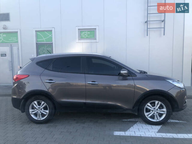 Коричневий Хендай іх35, об'ємом двигуна 2 л та пробігом 191 тис. км за 12500 $, фото 3 на Automoto.ua