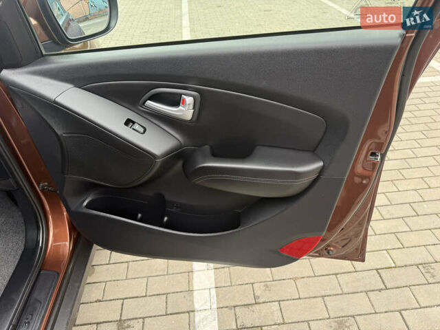 Коричневий Хендай іх35, об'ємом двигуна 2 л та пробігом 211 тис. км за 17400 $, фото 65 на Automoto.ua