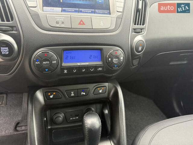 Коричневий Хендай іх35, об'ємом двигуна 2 л та пробігом 211 тис. км за 17400 $, фото 114 на Automoto.ua