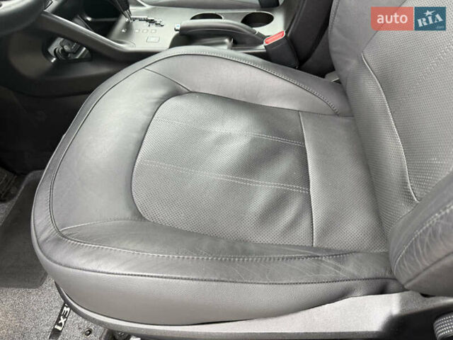 Коричневий Хендай іх35, об'ємом двигуна 2 л та пробігом 211 тис. км за 17400 $, фото 100 на Automoto.ua