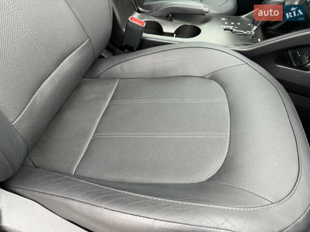 Коричневий Хендай іх35, об'ємом двигуна 2 л та пробігом 211 тис. км за 17400 $, фото 69 на Automoto.ua