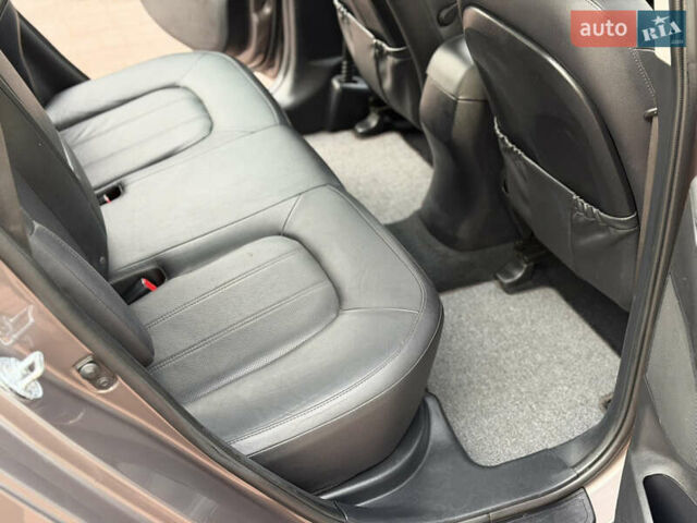 Коричневий Хендай іх35, об'ємом двигуна 2 л та пробігом 230 тис. км за 15300 $, фото 25 на Automoto.ua