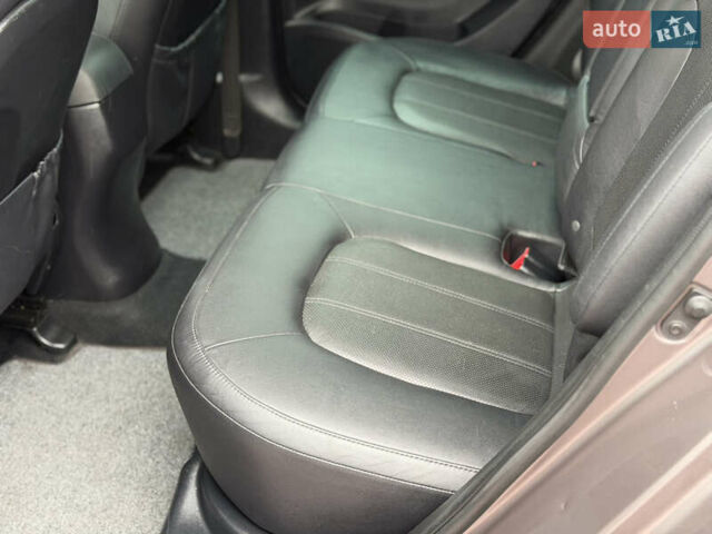 Коричневий Хендай іх35, об'ємом двигуна 2 л та пробігом 230 тис. км за 14300 $, фото 33 на Automoto.ua