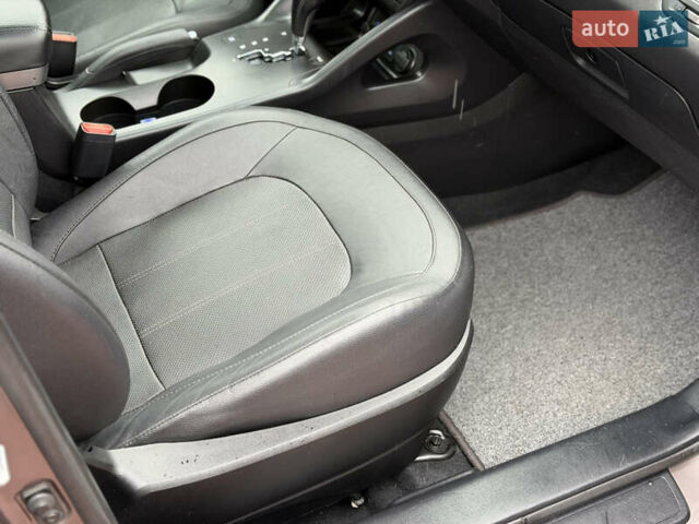 Коричневий Хендай іх35, об'ємом двигуна 2 л та пробігом 230 тис. км за 14300 $, фото 25 на Automoto.ua