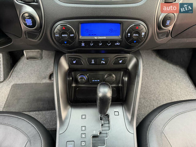 Коричневий Хендай іх35, об'ємом двигуна 2 л та пробігом 230 тис. км за 15300 $, фото 45 на Automoto.ua