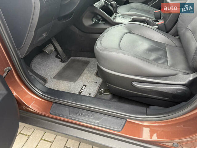 Коричневий Хендай іх35, об'ємом двигуна 2 л та пробігом 211 тис. км за 17400 $, фото 102 на Automoto.ua