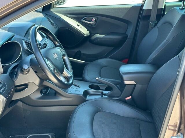 Хендай их35 2014 в Одессе на Automoto.ua Коричневый Хендай их35, объемом двигателя 2 л и пробегом 181 тыс. км за 8400 $, фото 12 на Automoto.ua