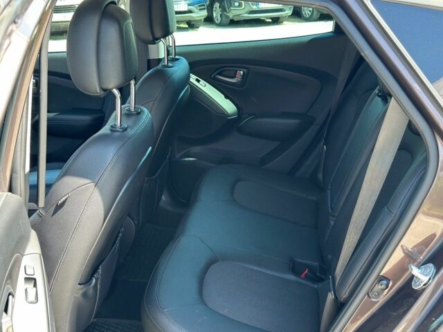 Хендай их35 2014 в Одессе на Automoto.ua Коричневый Хендай их35, объемом двигателя 2 л и пробегом 181 тыс. км за 8400 $, фото 15 на Automoto.ua