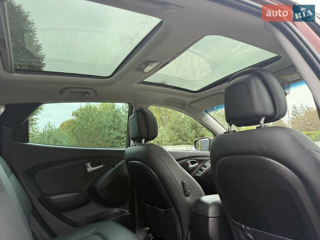 Коричневий Хендай іх35, об'ємом двигуна 2 л та пробігом 211 тис. км за 17400 $, фото 2 на Automoto.ua