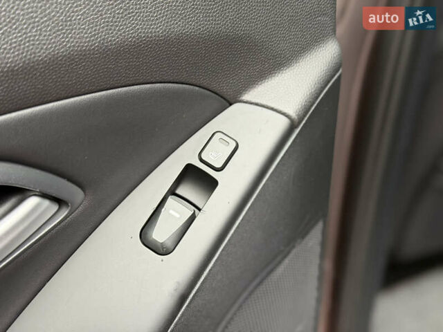 Коричневий Хендай іх35, об'ємом двигуна 2 л та пробігом 230 тис. км за 14300 $, фото 34 на Automoto.ua