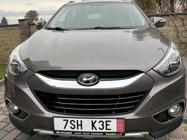 Коричневый Хендай их35, объемом двигателя 2 л и пробегом 223 тыс. км за 14500 $, фото 7 на Automoto.ua