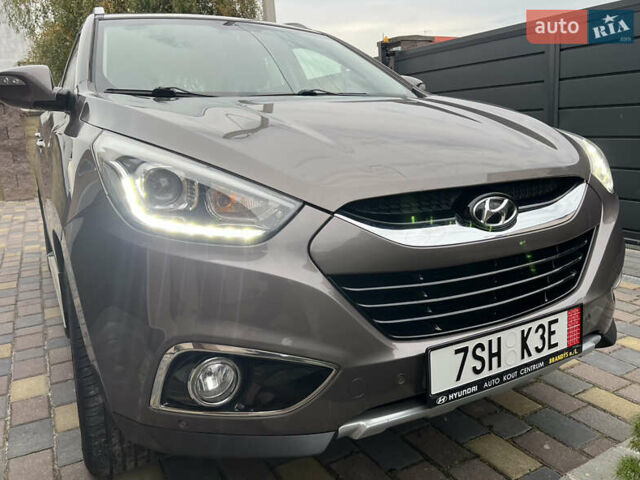 Коричневый Хендай их35, объемом двигателя 2 л и пробегом 223 тыс. км за 14500 $, фото 4 на Automoto.ua