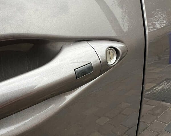 Коричневый Хендай их35, объемом двигателя 2 л и пробегом 223 тыс. км за 14500 $, фото 64 на Automoto.ua