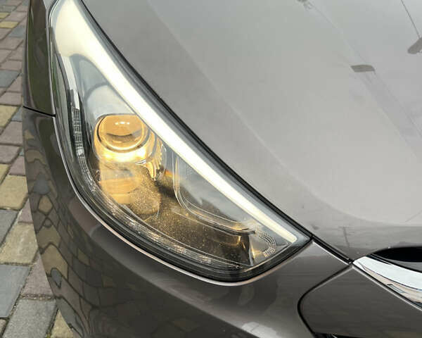 Коричневый Хендай их35, объемом двигателя 2 л и пробегом 223 тыс. км за 14500 $, фото 72 на Automoto.ua