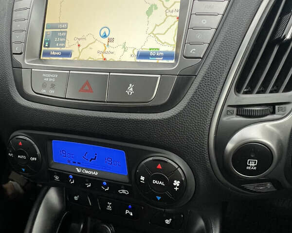 Коричневый Хендай их35, объемом двигателя 2 л и пробегом 223 тыс. км за 14500 $, фото 20 на Automoto.ua