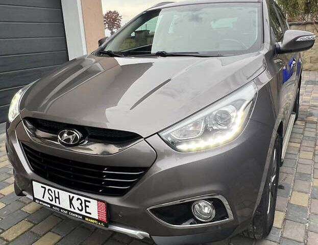 Коричневый Хендай их35, объемом двигателя 2 л и пробегом 223 тыс. км за 14500 $, фото 10 на Automoto.ua