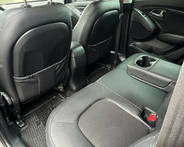 Коричневый Хендай их35, объемом двигателя 2 л и пробегом 223 тыс. км за 14500 $, фото 52 на Automoto.ua