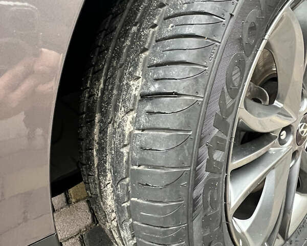 Коричневый Хендай их35, объемом двигателя 2 л и пробегом 223 тыс. км за 14500 $, фото 63 на Automoto.ua