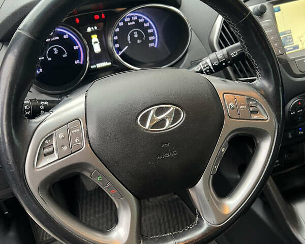 Коричневый Хендай их35, объемом двигателя 2 л и пробегом 223 тыс. км за 14500 $, фото 47 на Automoto.ua