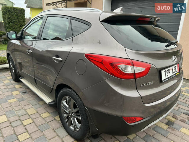 Коричневый Хендай их35, объемом двигателя 2 л и пробегом 223 тыс. км за 14500 $, фото 6 на Automoto.ua