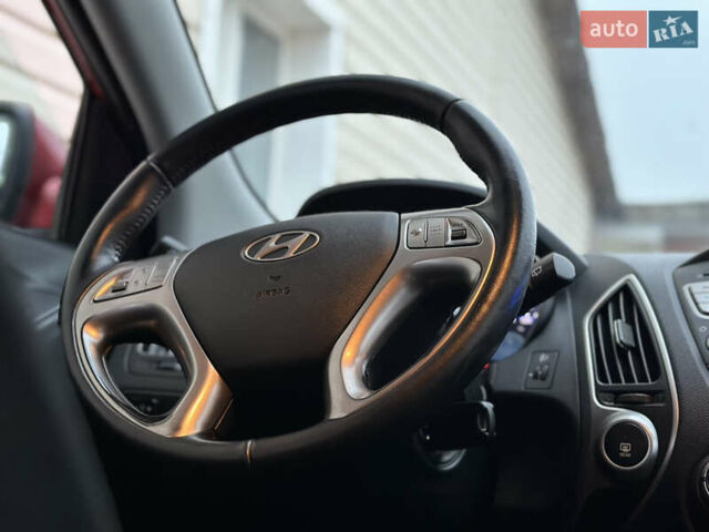 Червоний Хендай іх35, об'ємом двигуна 1.7 л та пробігом 240 тис. км за 10700 $, фото 37 на Automoto.ua