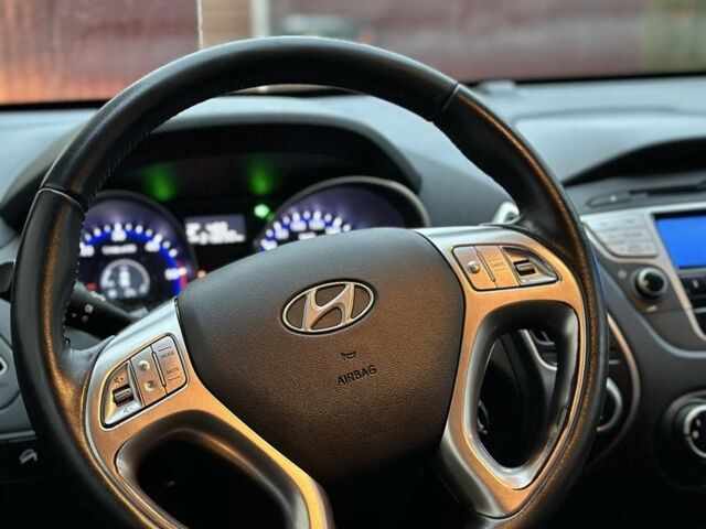 Красный Хендай их35, объемом двигателя 0 л и пробегом 240 тыс. км за 10700 $, фото 16 на Automoto.ua