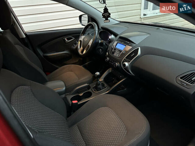 Червоний Хендай іх35, об'ємом двигуна 1.7 л та пробігом 240 тис. км за 10700 $, фото 30 на Automoto.ua