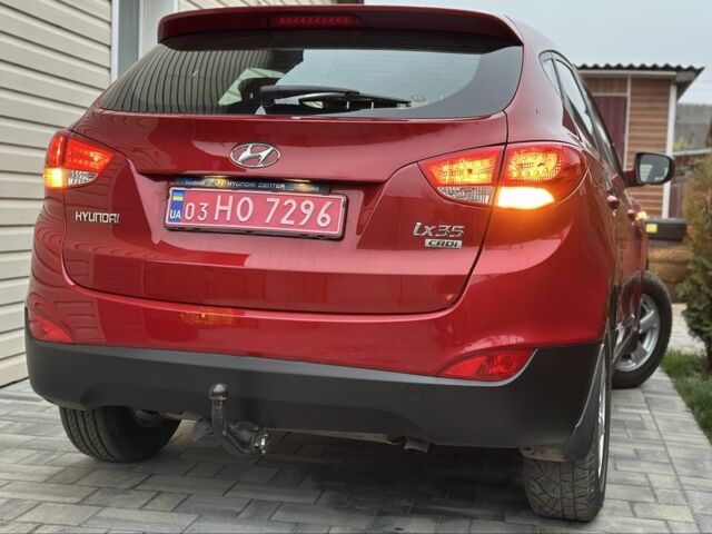 Красный Хендай их35, объемом двигателя 0 л и пробегом 240 тыс. км за 10700 $, фото 5 на Automoto.ua
