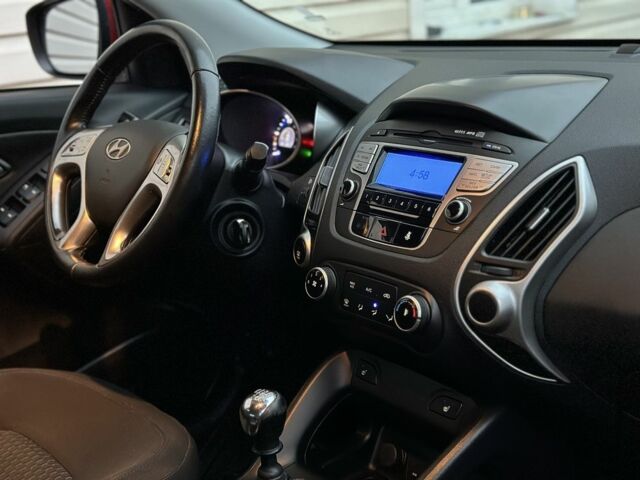 Красный Хендай их35, объемом двигателя 0 л и пробегом 240 тыс. км за 10700 $, фото 23 на Automoto.ua