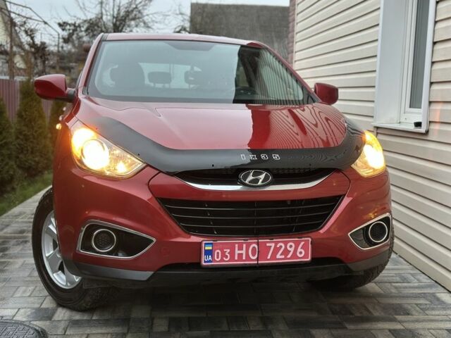 Красный Хендай их35, объемом двигателя 0 л и пробегом 240 тыс. км за 10700 $, фото 10 на Automoto.ua