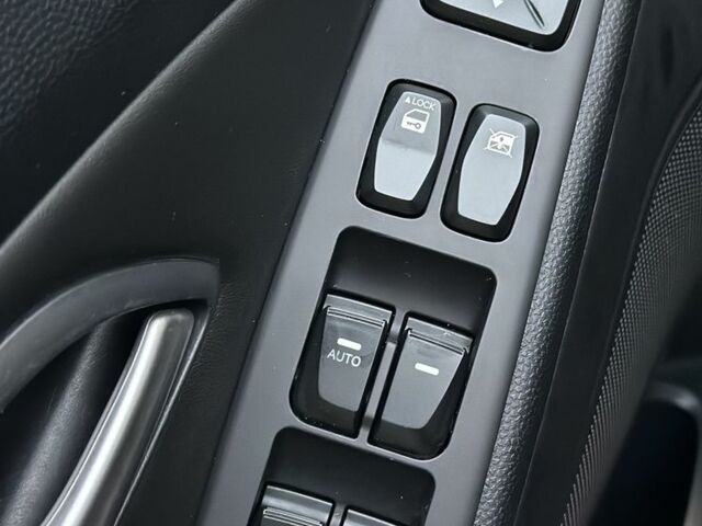 Красный Хендай их35, объемом двигателя 0 л и пробегом 240 тыс. км за 10700 $, фото 17 на Automoto.ua