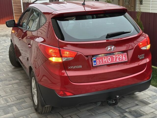 Красный Хендай их35, объемом двигателя 0 л и пробегом 240 тыс. км за 10700 $, фото 6 на Automoto.ua